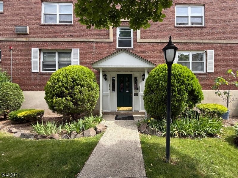 974 Main Street Hackensack, NJ 07601 - Photo 2 of 5