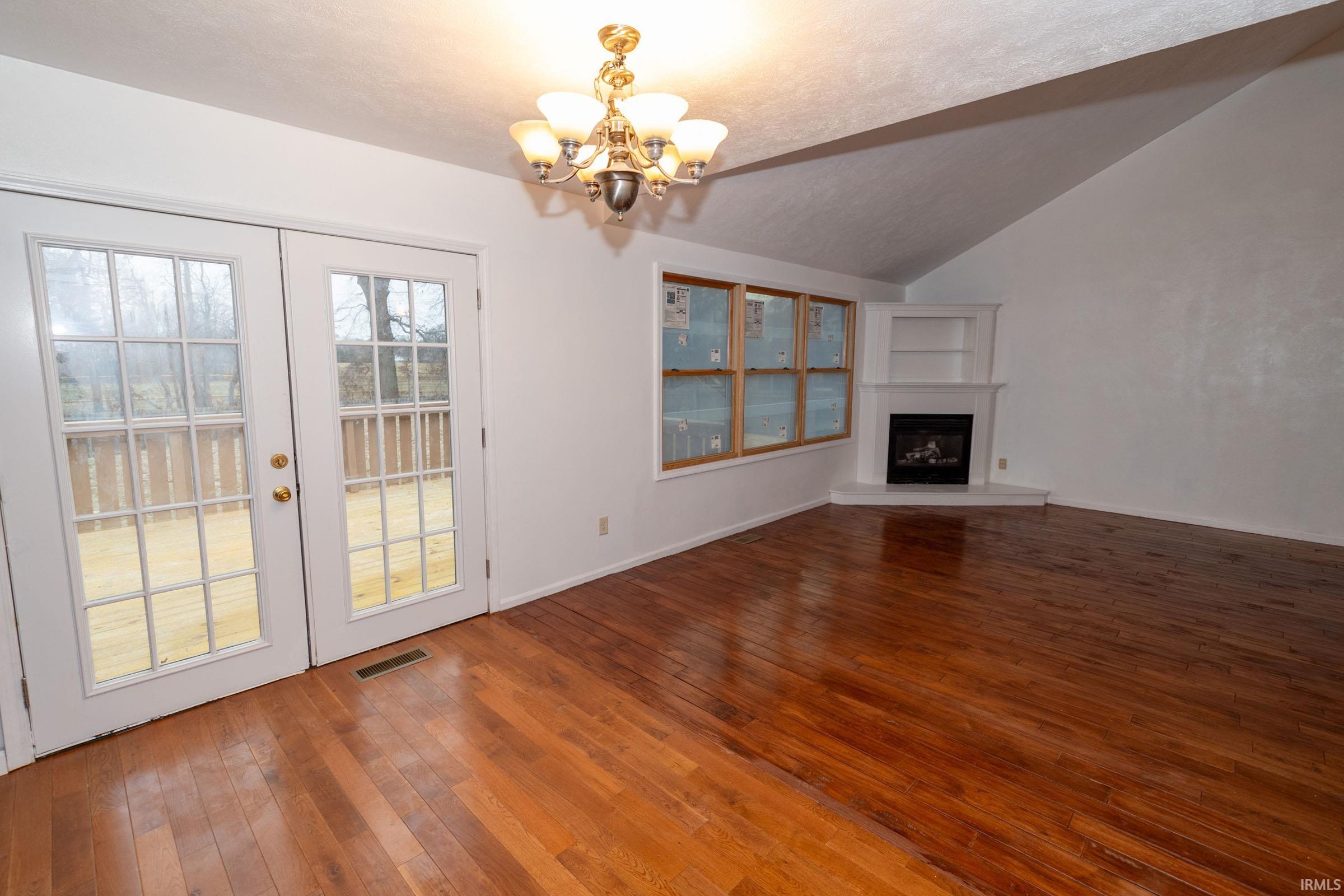 53134 Old Farm Road Elkhart, IN 46514 - Photo 2 of 34