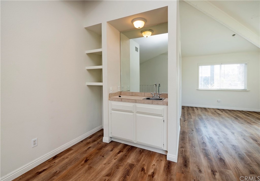 3240 Gibraltar Dr. Riverside, CA 92506 - Photo 7 of 50 wet bar