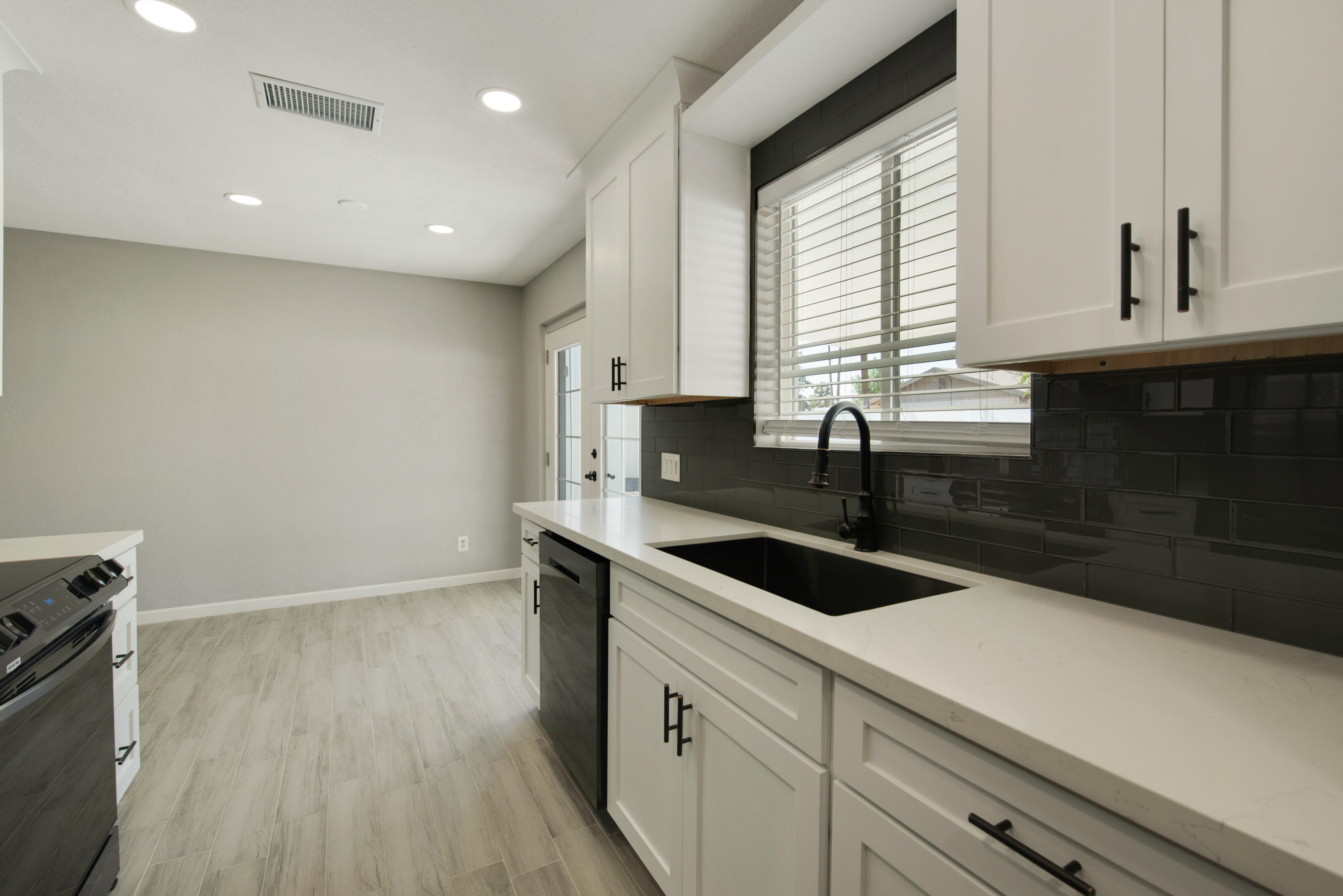 3108 East Osborn Road Phoenix, AZ 85016 - Photo 9 of 32 _dsc2331-_dsc2333