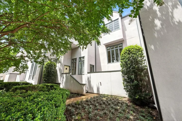 $2,600 | 1385 Arlington Street, Unit 1385, Houston, TX 77008