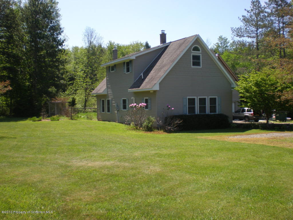 1520 Ledgedale Road Lake Ariel, PA 18436 - Photo 3 of 8 Gallery Image 3