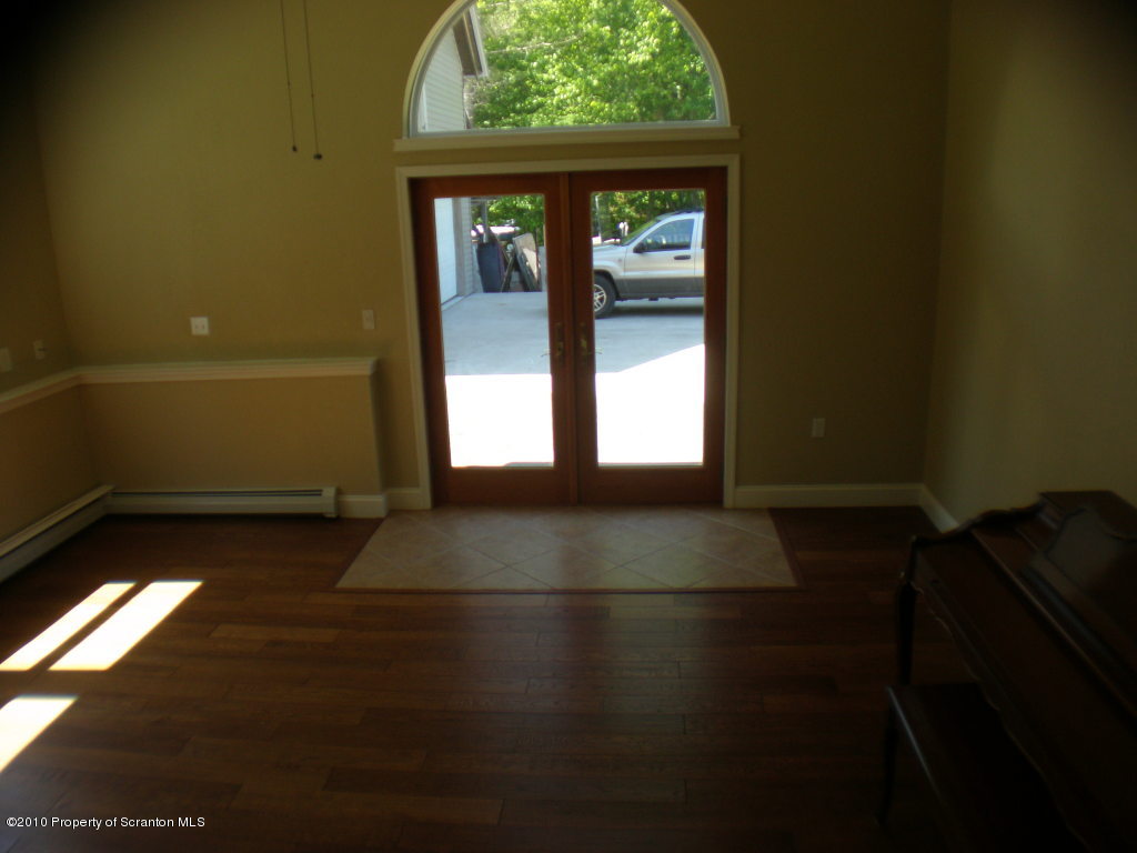 1520 Ledgedale Road Lake Ariel, PA 18436 - Photo 5 of 8 Gallery Image 5