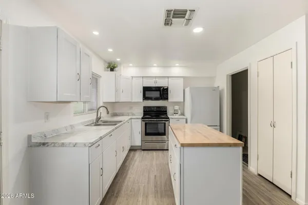 $2,200 | 4439 East Hidalgo Avenue, Phoenix, AZ 85040