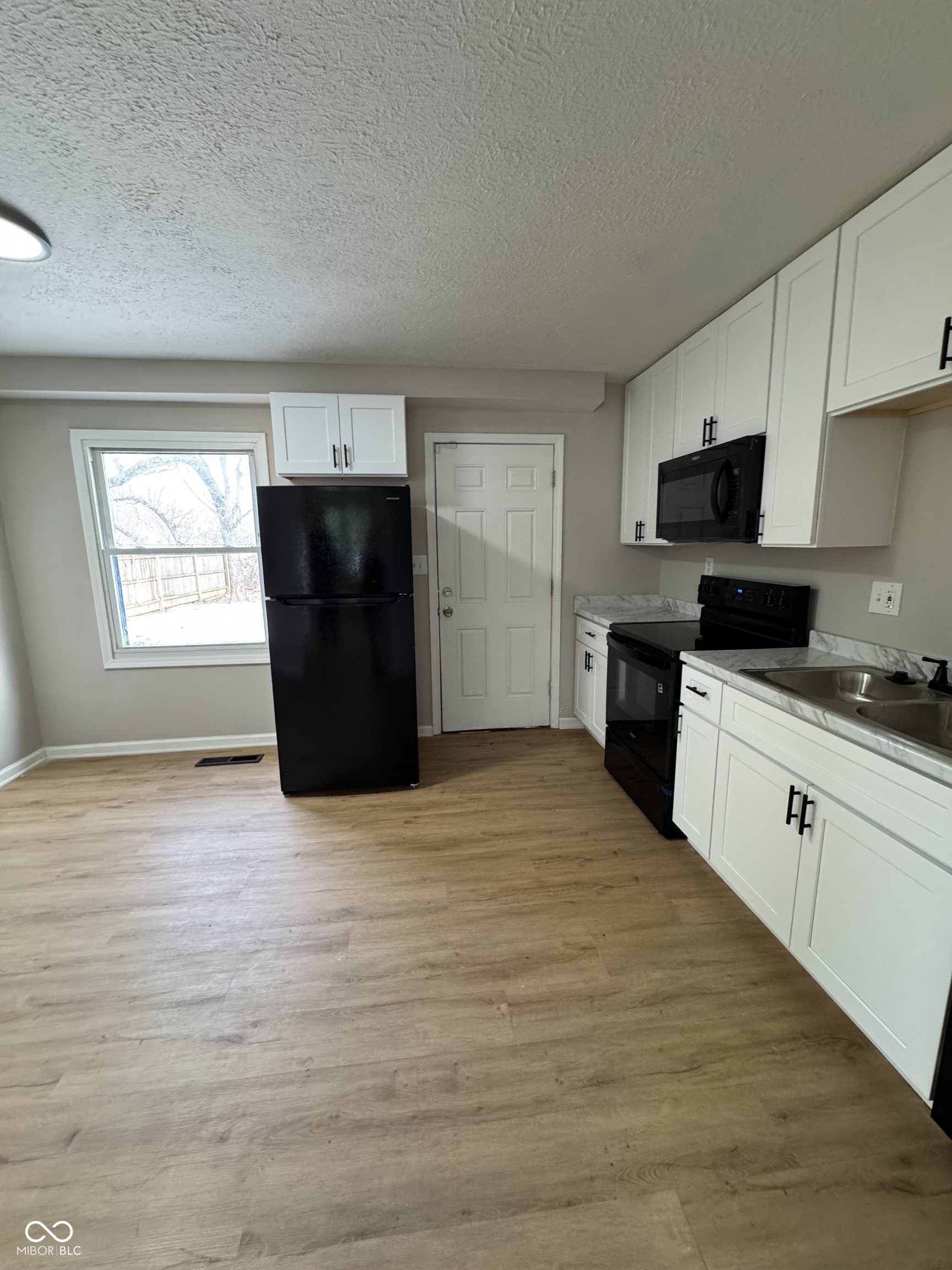 3437 Allison Avenue Indianapolis, IN 46224 - Photo 8 of 27