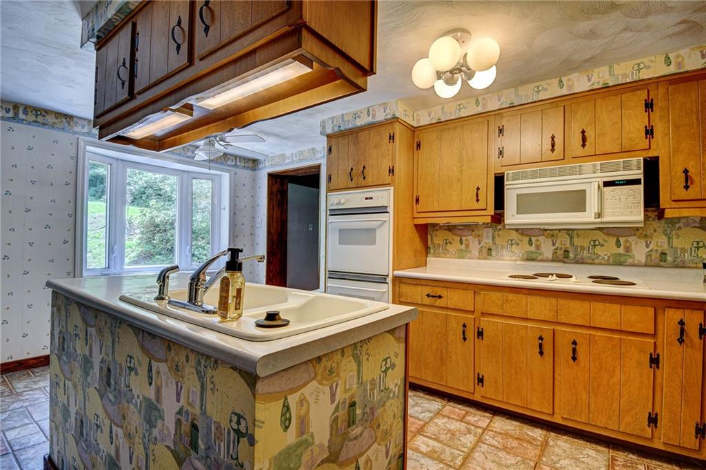 110 Cherry Valley Road Pittsburgh, PA 15221 - Photo 2 of 25 Gallery Image 2