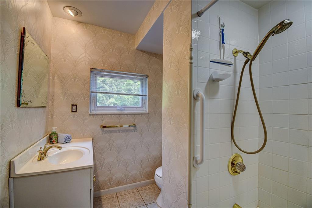 110 Cherry Valley Road Pittsburgh, PA 15221 - Photo 18 of 25 Gallery Image 18
