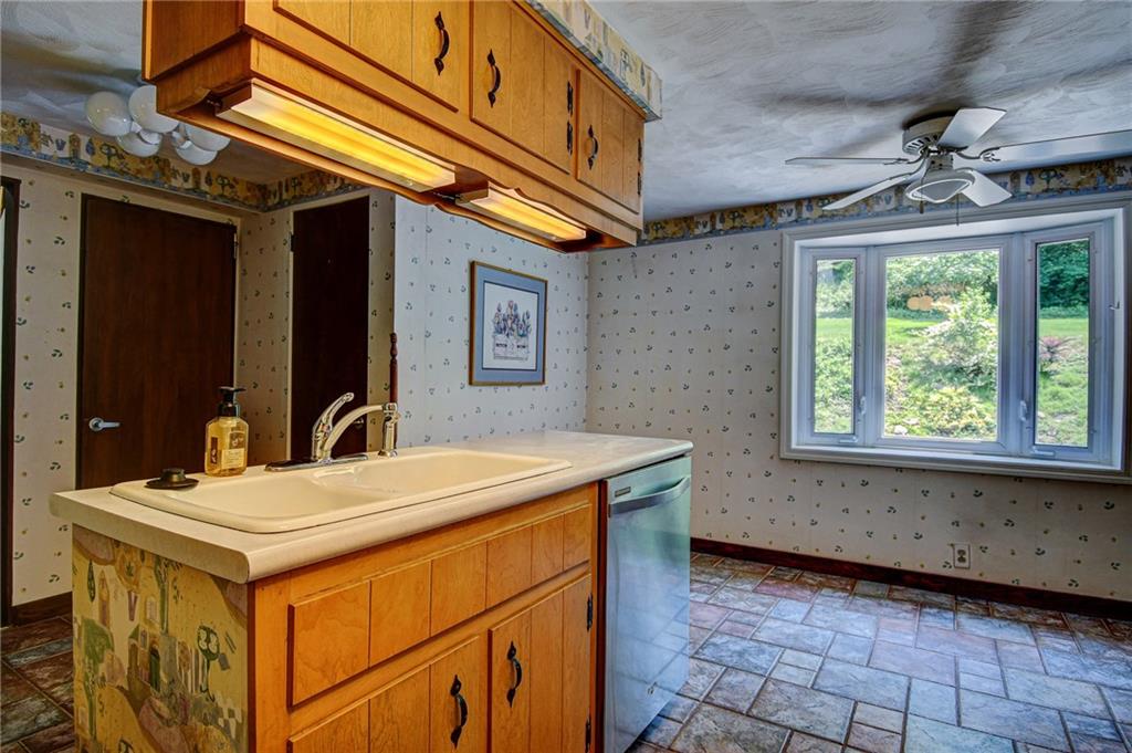 110 Cherry Valley Road Pittsburgh, PA 15221 - Photo 3 of 25 Gallery Image 3