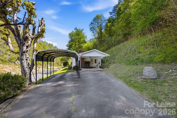 $1,575 | 8830 Highway 19W, Burnsville, NC 28714