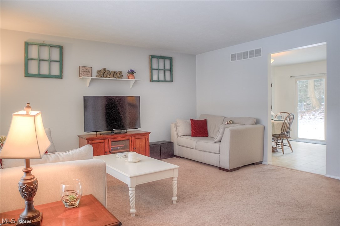 456 Sandhurst Road Akron, OH 44333 - Photo 10 of 29 Gallery Image 10