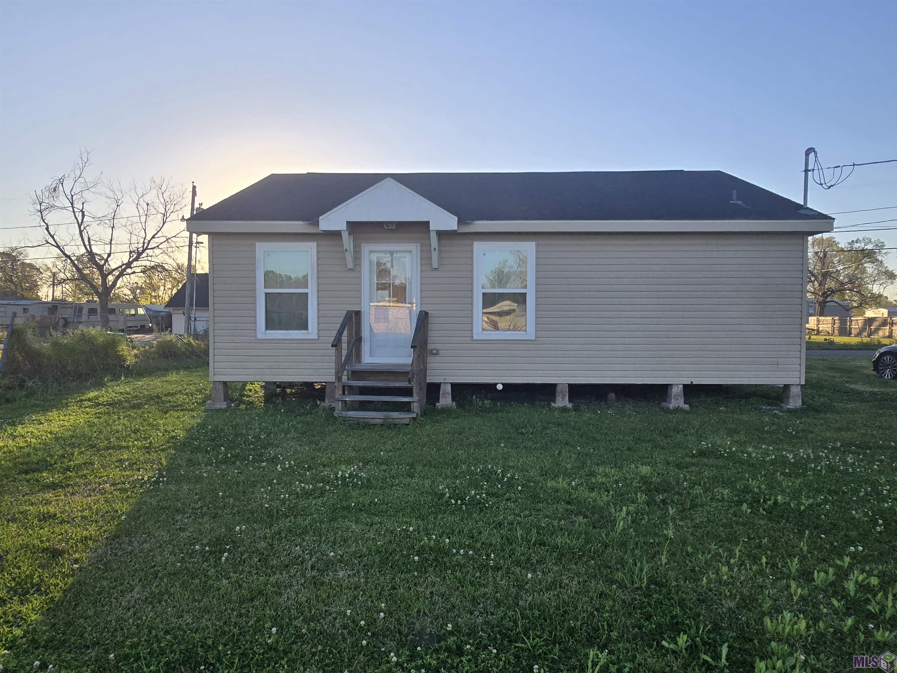 2085 Highway 182 Raceland, LA 70394 - Photo 1 of 8