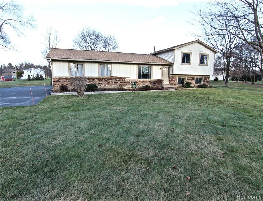 1055 Orion Road Lake Orion, MI 48362 - Photo 1 of 29 IMG_4136.jpg