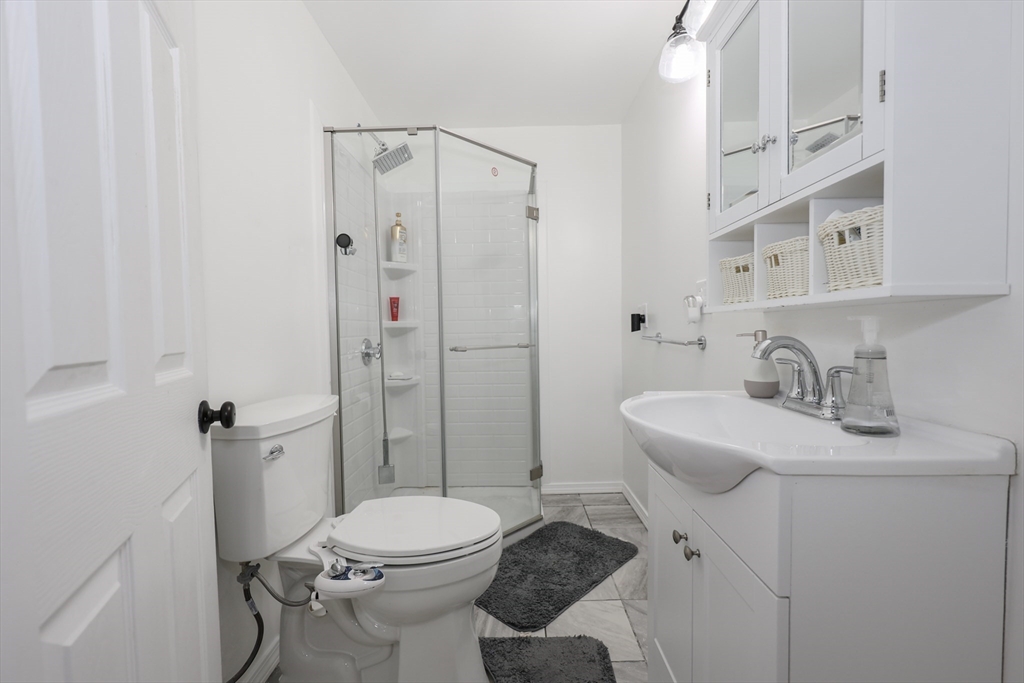 32 A Rockingham Street, Unit 32A Lowell, MA 01852 - Photo 10 of 33