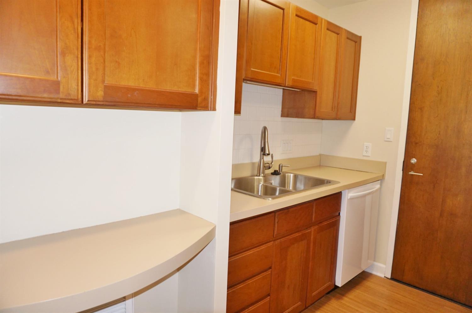 5300 Hamilton Avenue, Unit 605 Cincinnati, OH 45224 - Photo 8 of 24