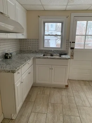 $1,995 | 22 Pocasset Avenue, Unit 1, Worcester, MA 01606