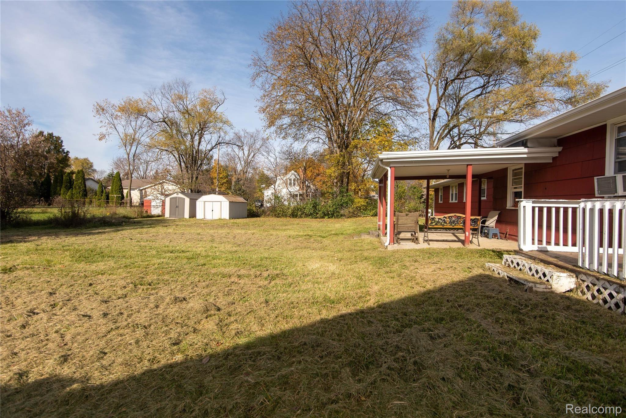 2379 Covert Road Burton, MI 48509 - Photo 27 of 31 DSC_2899.jpg