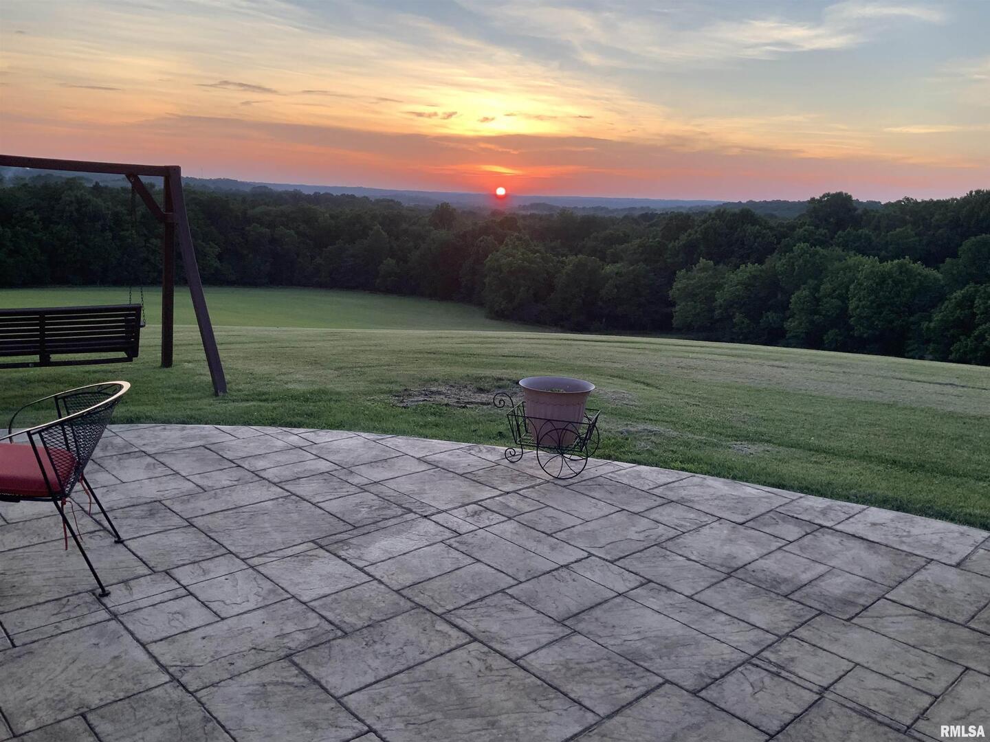 800 South Green Street Anna, IL 62906 - Photo 17 of 44 a view of a backyard