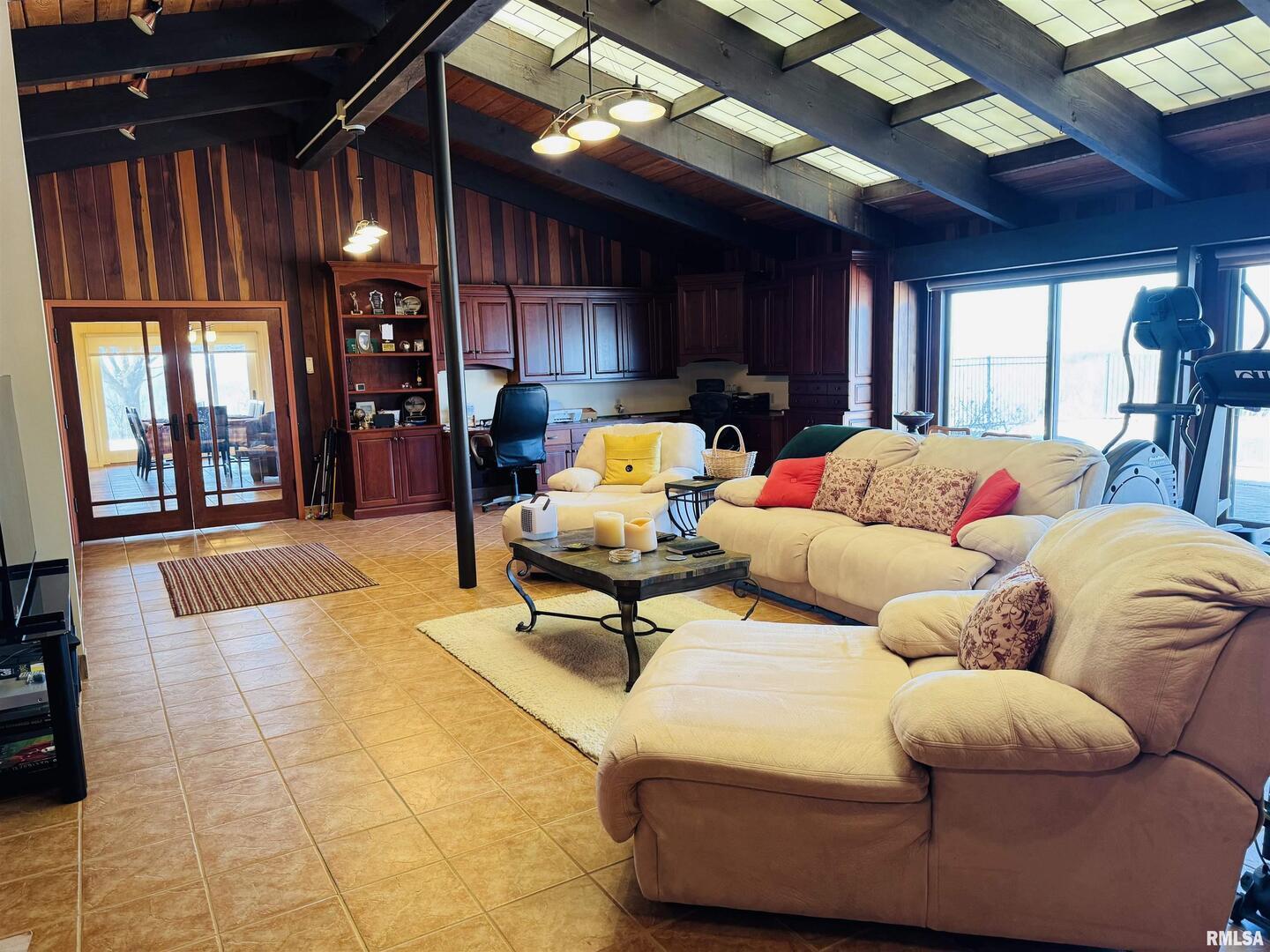 800 South Green Street Anna, IL 62906 - Photo 41 of 44 a living room with furniture ceiling fan and a window