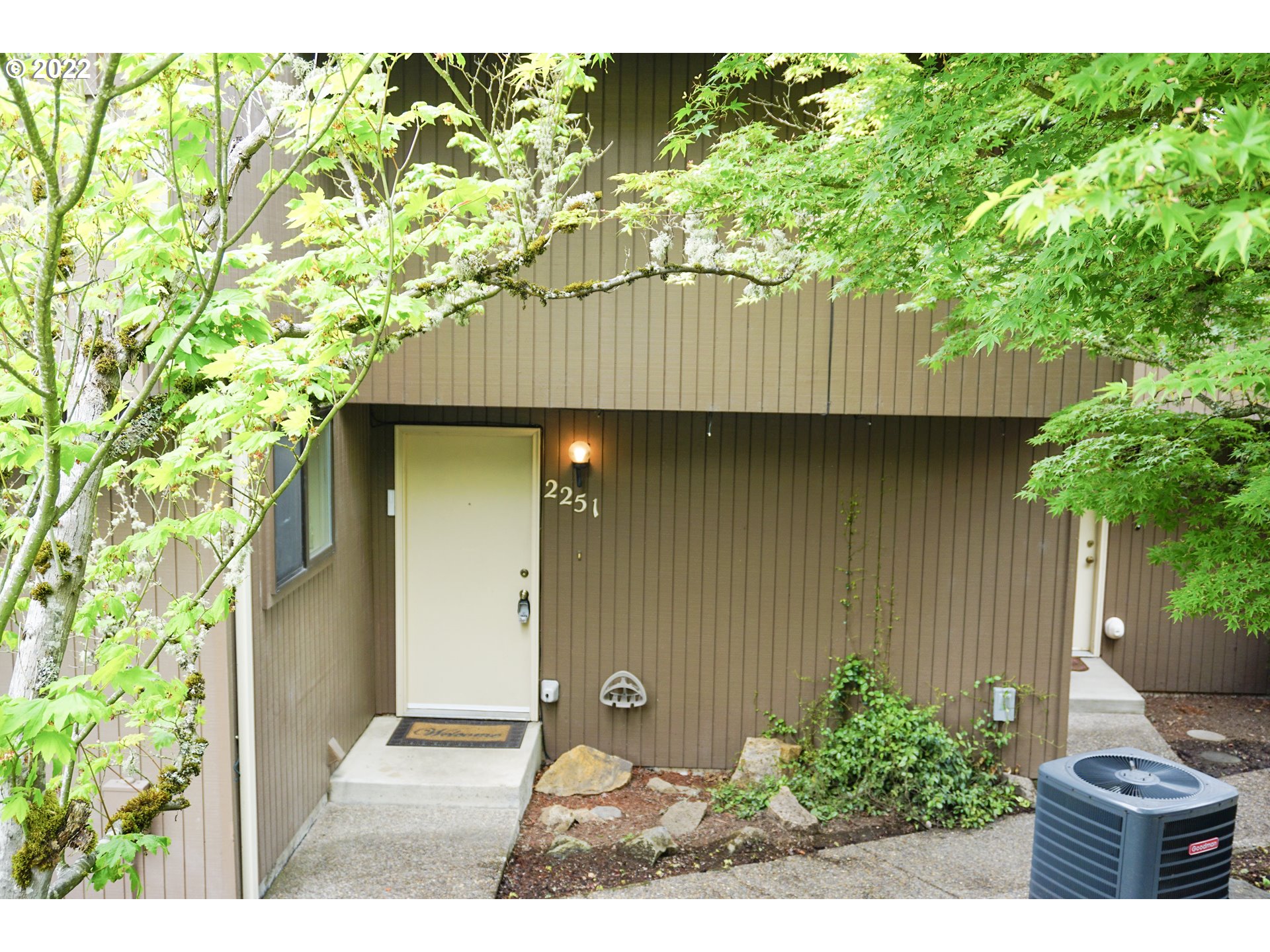 2251 Ridgeway Drive Eugene, OR 97401 - Photo 1 of 20 Gallery Image 1