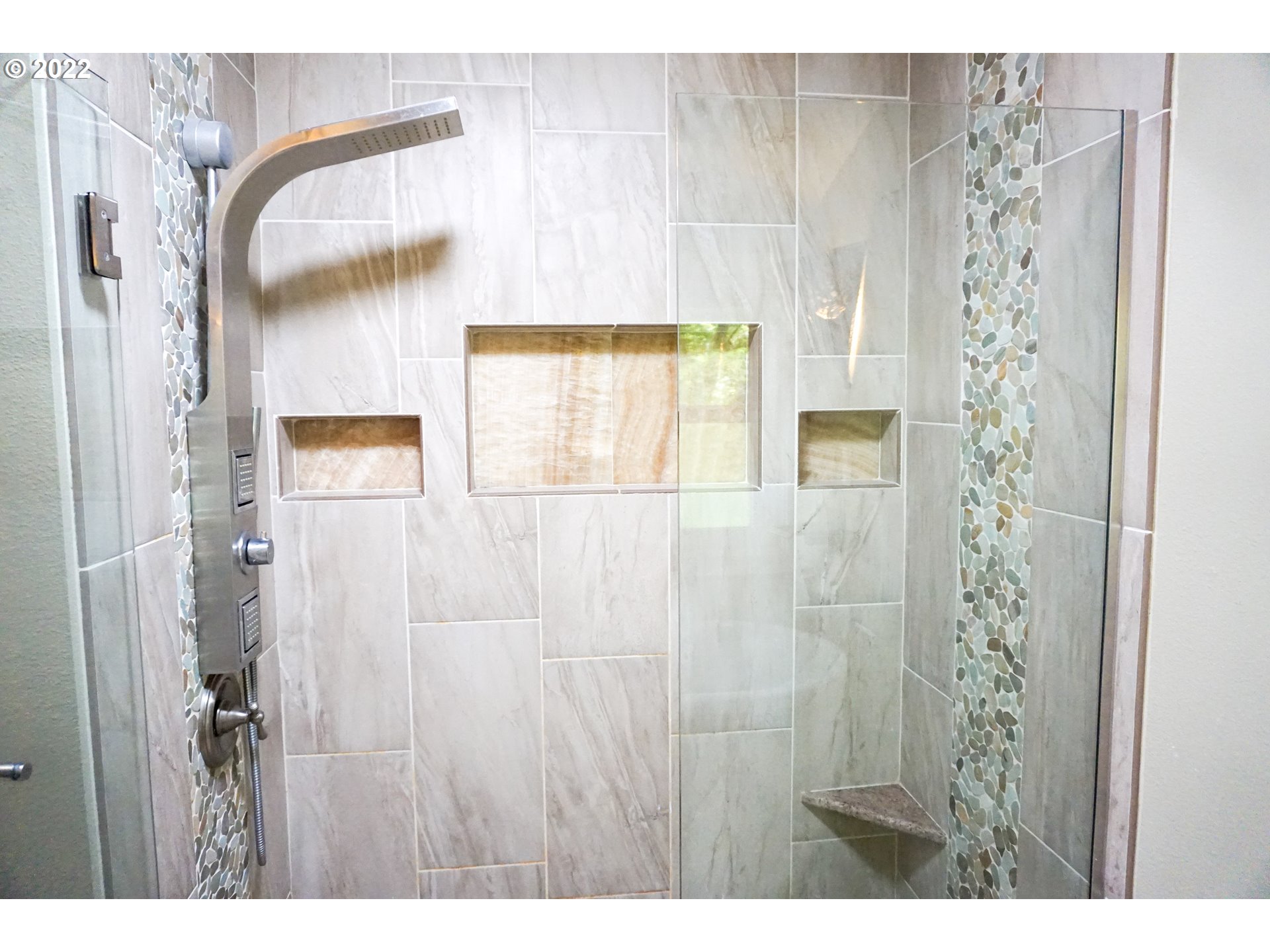 2251 Ridgeway Drive Eugene, OR 97401 - Photo 9 of 20 Gallery Image 9