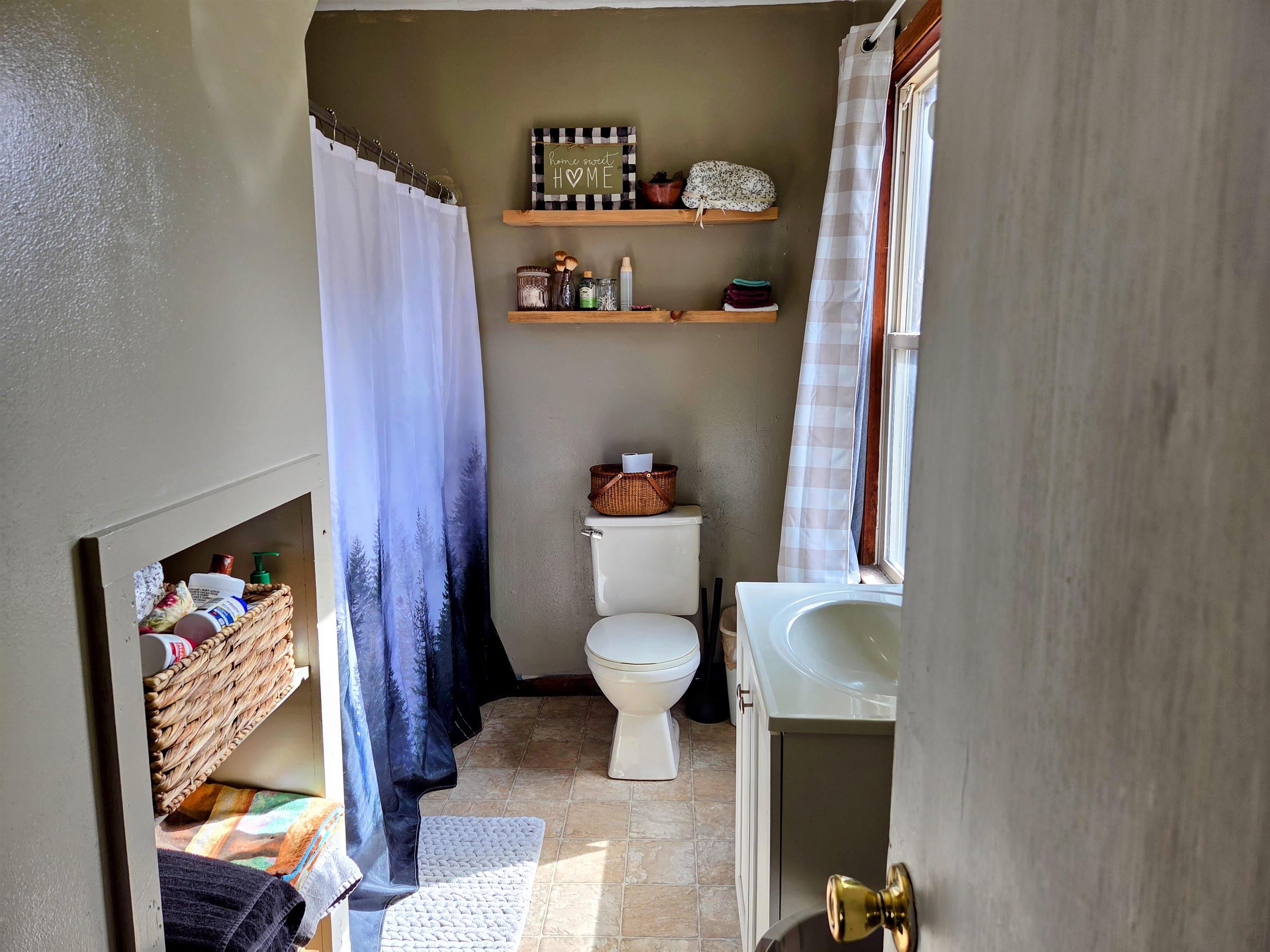 225 South Main Street Iola, WI 54945 - Photo 11 of 22