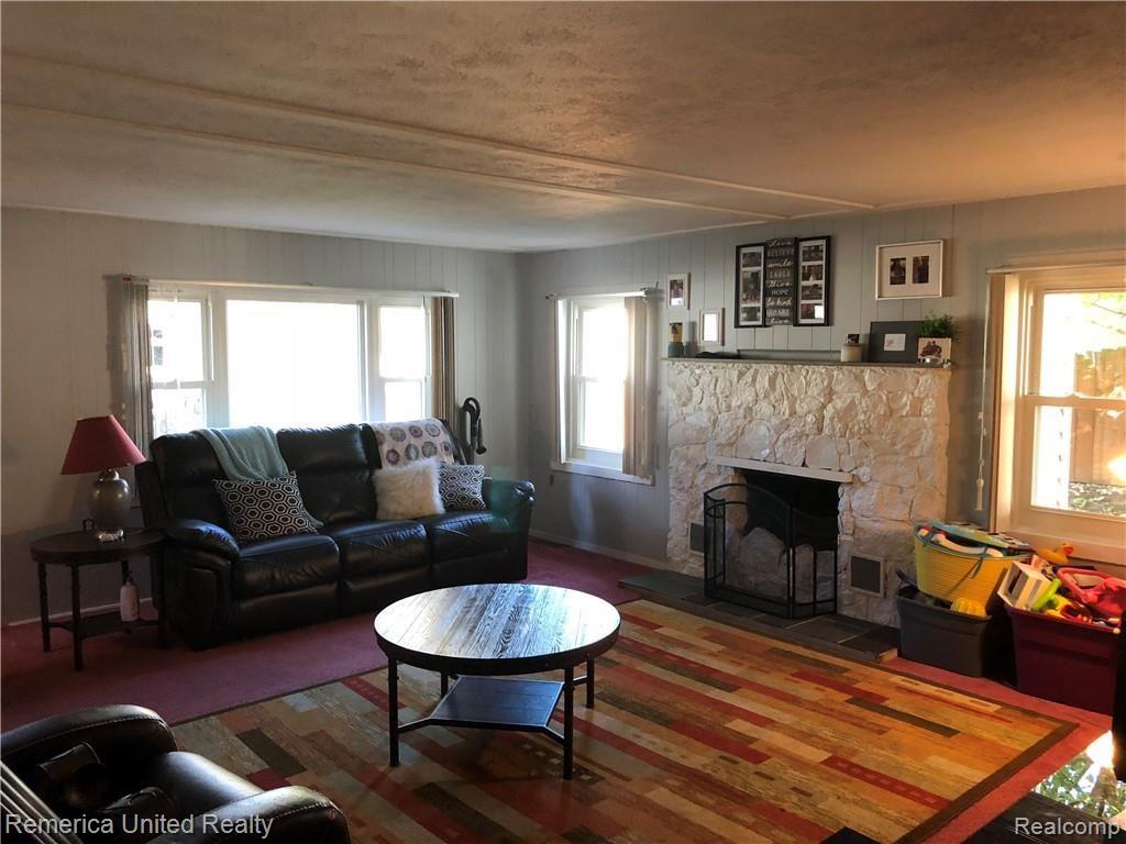 105 O'Doherty Road Brighton, MI 48116 - Photo 2 of 24