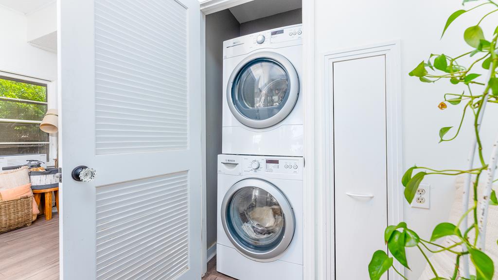 5352 Moon Road Columbus, GA 31909 - Photo 40 of 50 a utility room with dryer and washer
