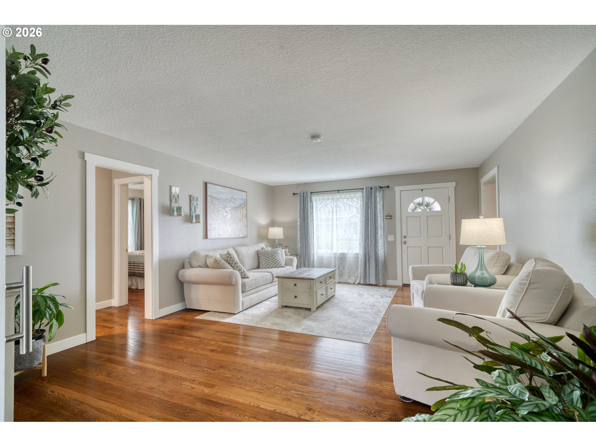 165 North Vernonia Road St. Helens, OR 97051 - Photo 10 of 41 Living Room