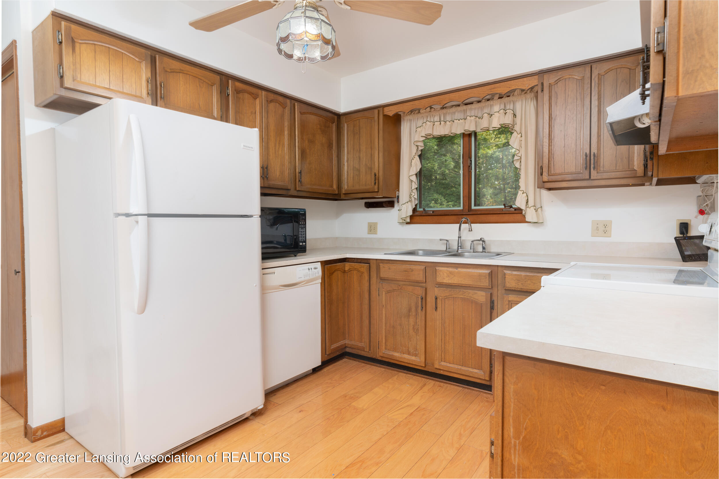 9750 Riverside Drive Grand Ledge, MI 48837 - Photo 14 of 25 8B449829-C2DD-4E43-8F11-7C8BD61A1393