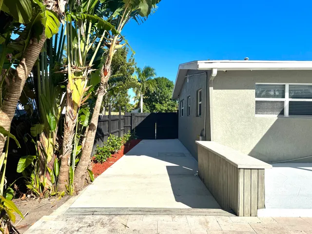 $3,700 | Undisclosed Address, Lake Worth, FL 33461