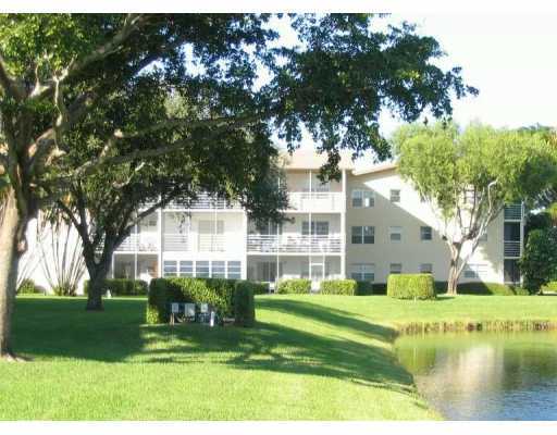627 Fanshaw O, Unit 627 Boca Raton, FL 33434 - Photo 1 of 1 Primary Photo