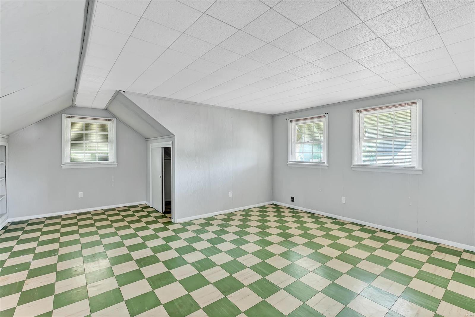 2225 Brown Road St. Louis, MO 63114 - Photo 7 of 21 Gallery Image 7