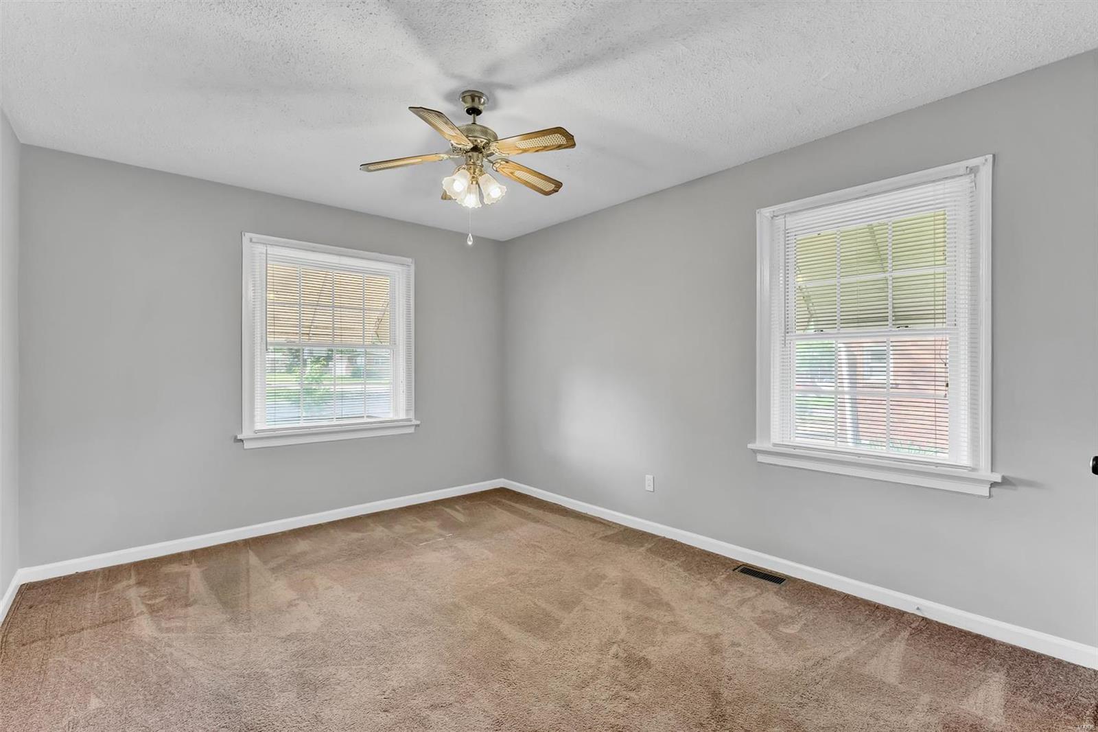 2225 Brown Road St. Louis, MO 63114 - Photo 8 of 21 Gallery Image 8