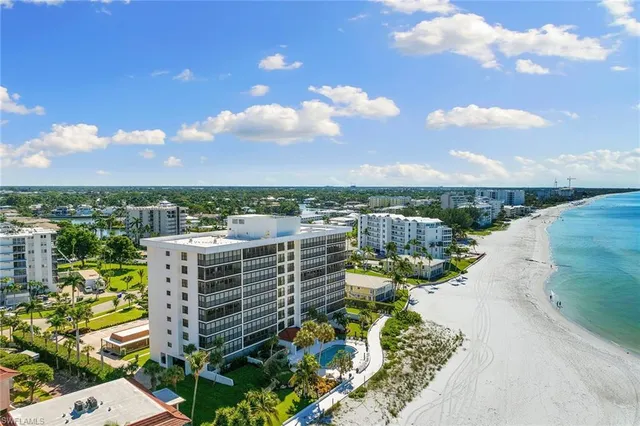 $3,295,000 | 2171 Gulf Shore Boulevard North, Unit 201, Naples, FL 34102