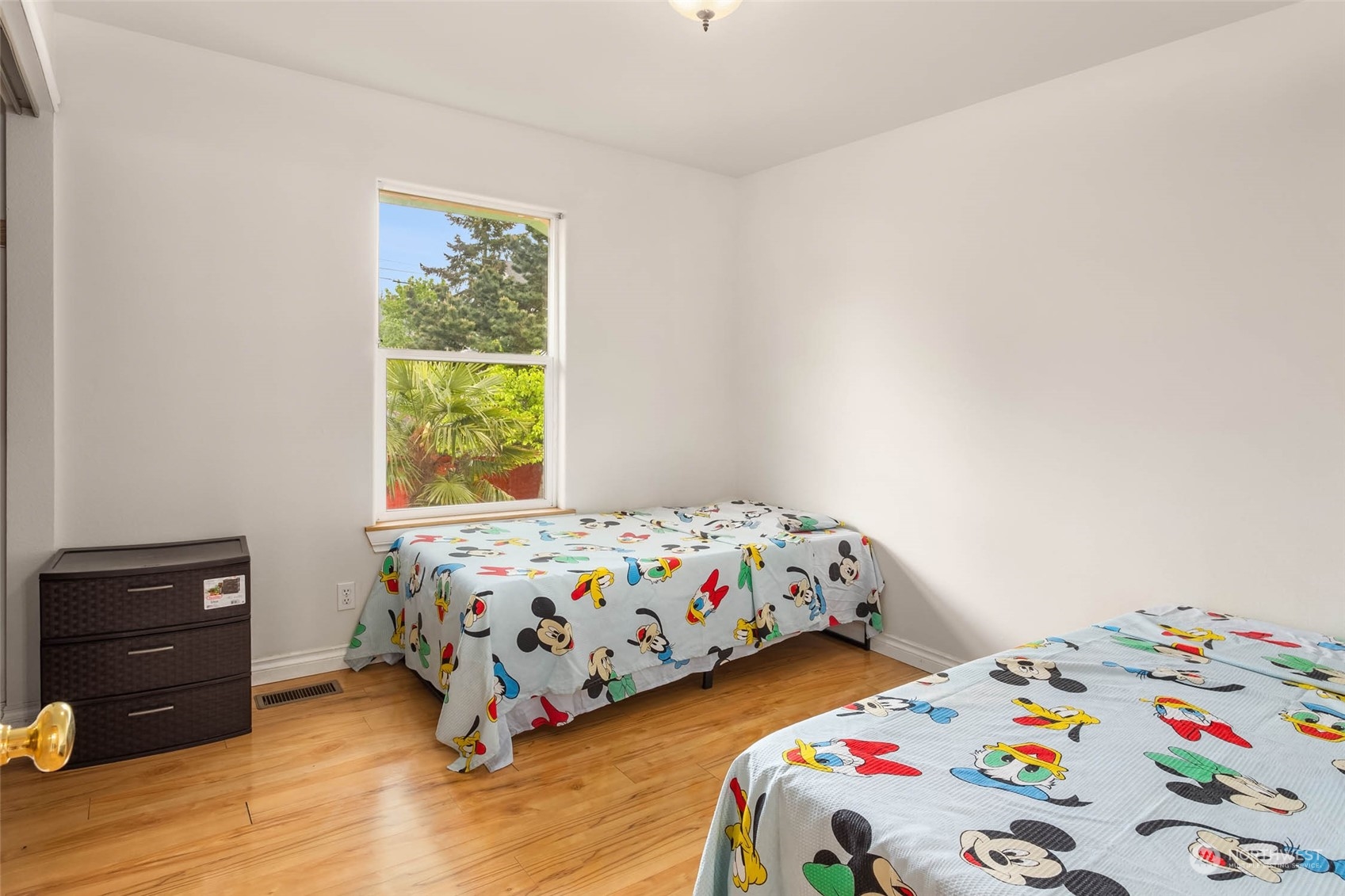 9031 West Mall Drive Everett, WA 98208 - Photo 17 of 32 a bedroom with two beds and a dresser