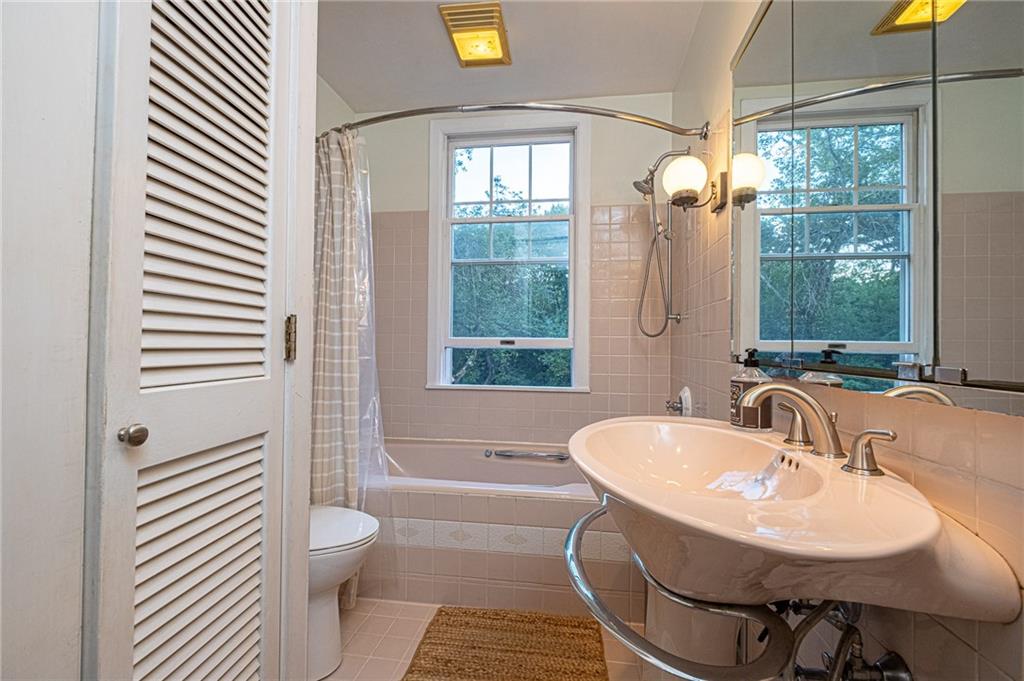 108 White Gate Road Pittsburgh, PA 15238 - Photo 19 of 25 Gallery Image 19
