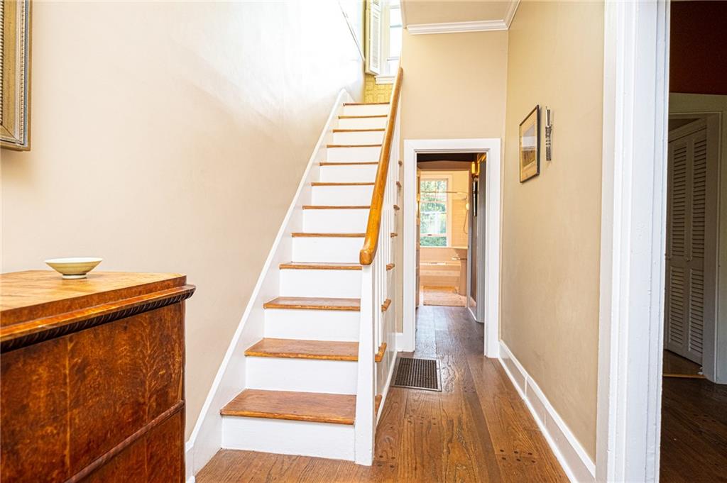 108 White Gate Road Pittsburgh, PA 15238 - Photo 4 of 25 Gallery Image 4