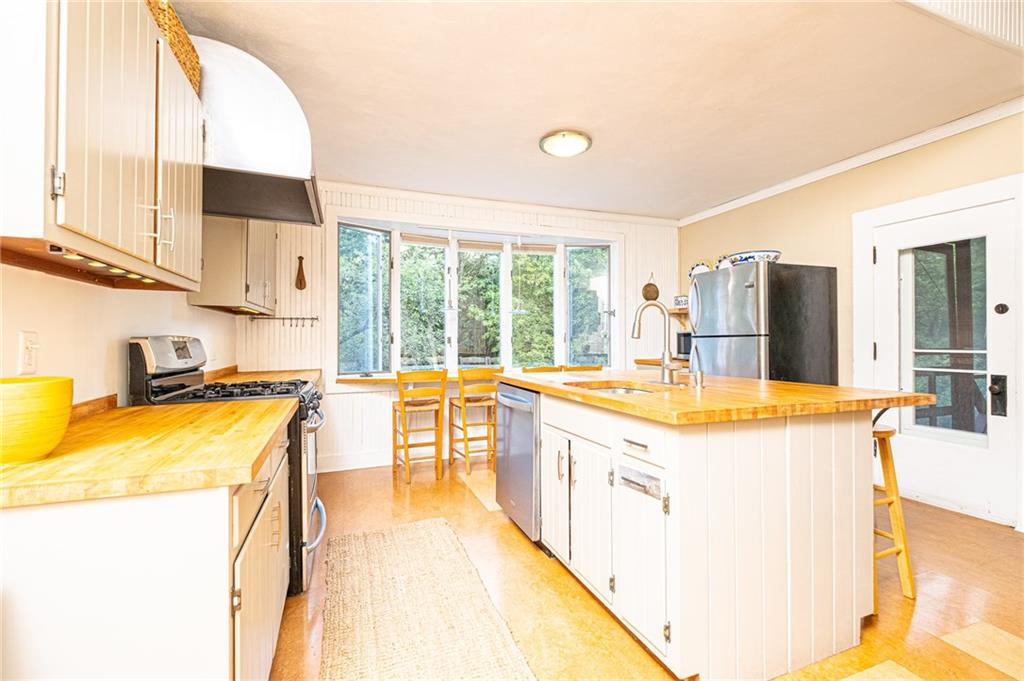 108 White Gate Road Pittsburgh, PA 15238 - Photo 5 of 25 Gallery Image 5