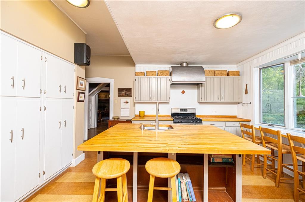 108 White Gate Road Pittsburgh, PA 15238 - Photo 6 of 25 Gallery Image 6