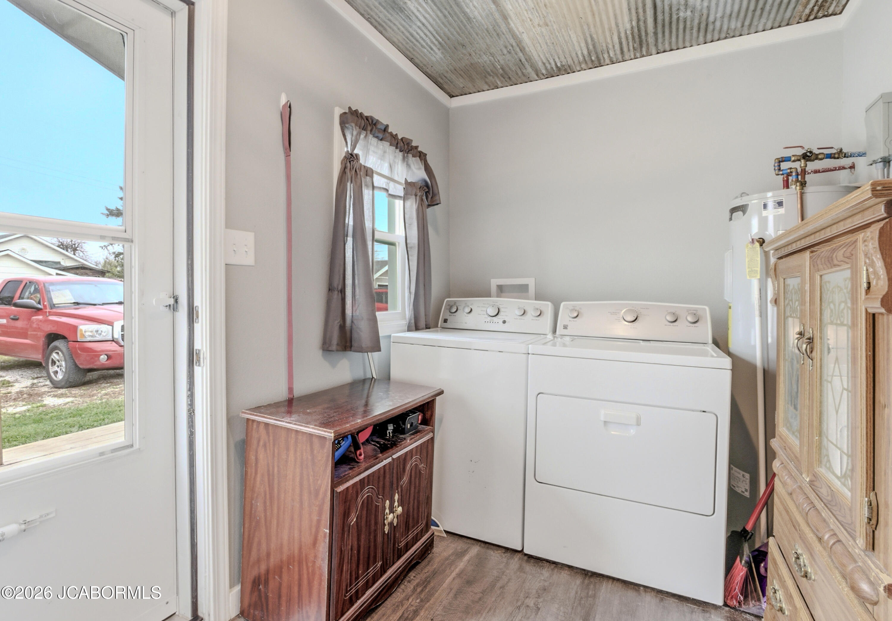 417 Garfield Avenue Moberly, MO 65270 - Photo 12 of 17 Laundry Room