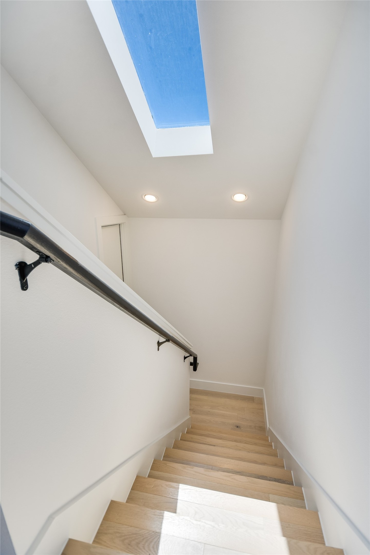 3406 East 17th Street, Unit 3 Austin, TX 78721 - Photo 23 of 27 a view of a hallway