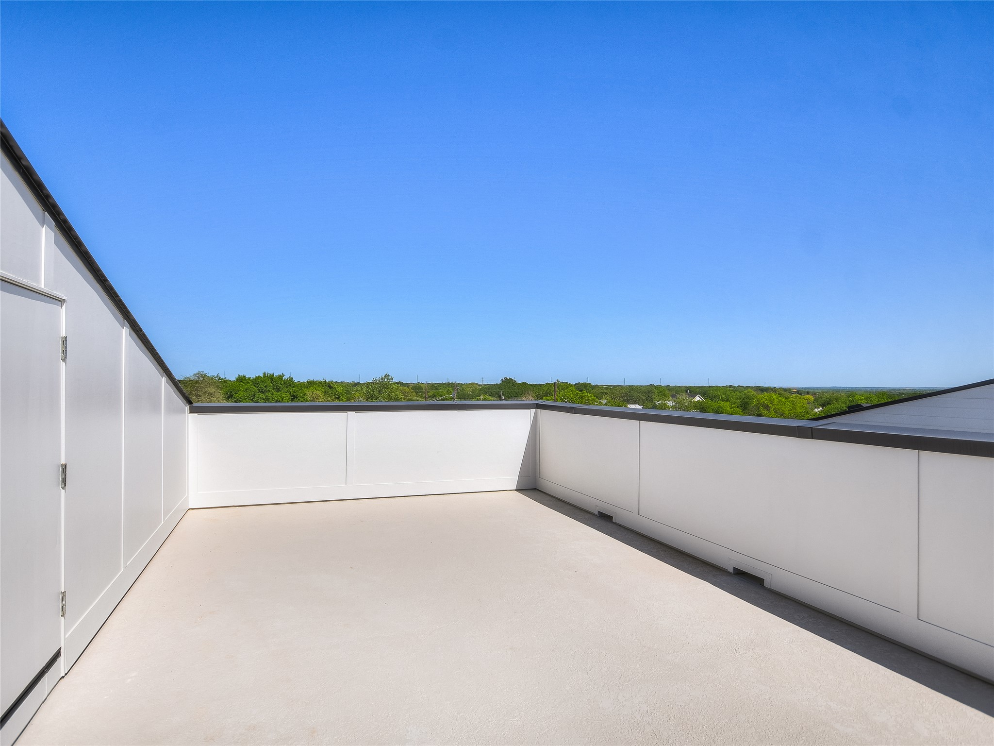 3406 East 17th Street, Unit 3 Austin, TX 78721 - Photo 27 of 27 a view of a balcony with an outdoor space