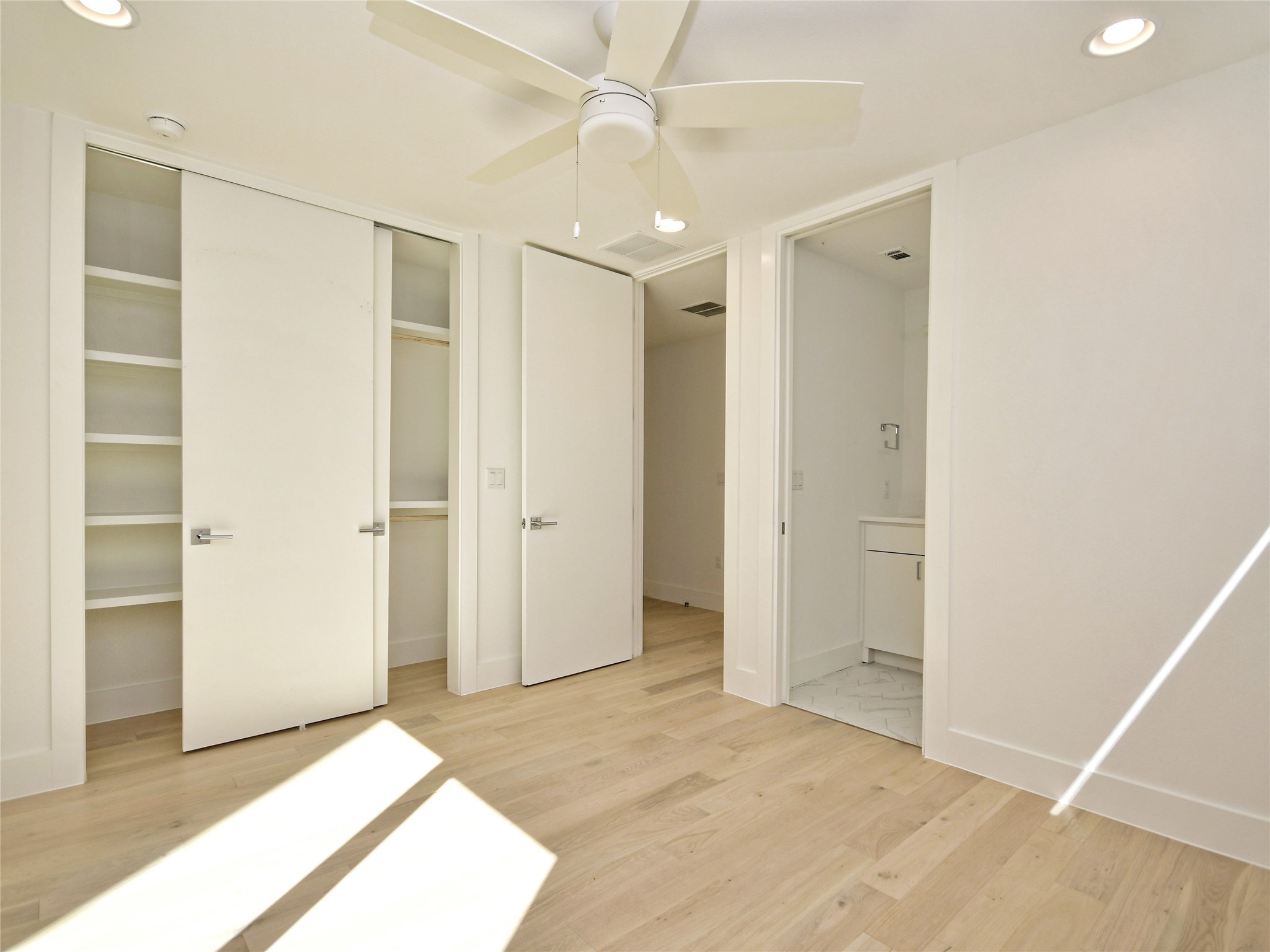 3406 East 17th Street, Unit 3 Austin, TX 78721 - Photo 7 of 27 a view of an empty room