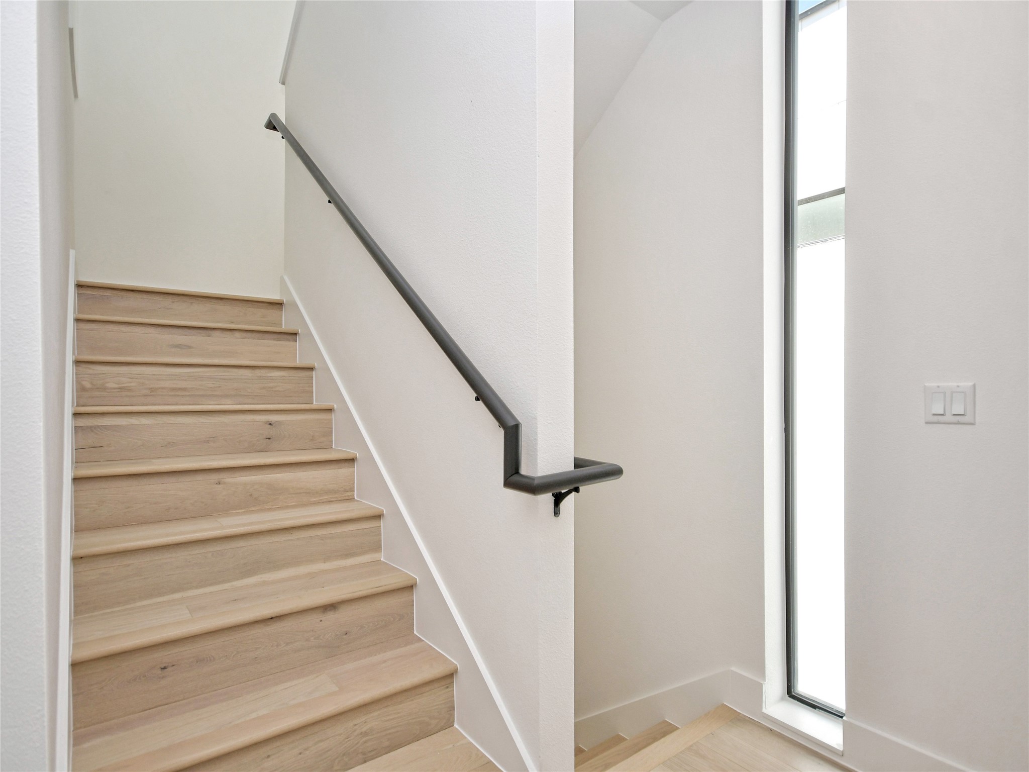 3406 East 17th Street, Unit 3 Austin, TX 78721 - Photo 9 of 27 a view of entryway