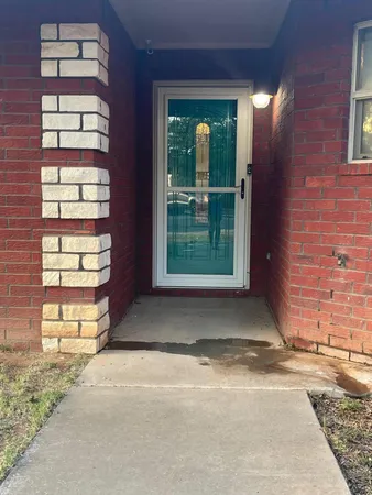 $186,000 | 912 11th Street, Wolfforth, TX 79382