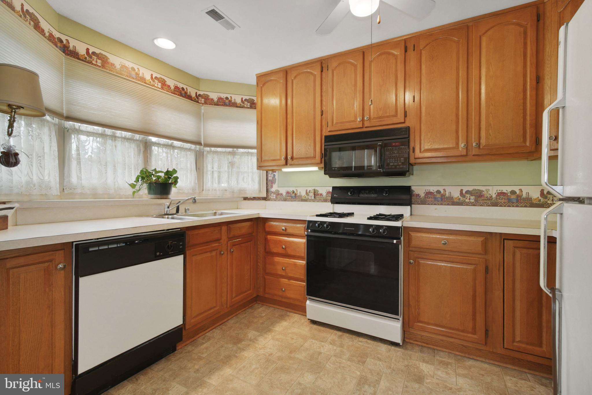 2497-5 Five Shillings Road Frederick, MD 21701 - Photo 8 of 28 Kitchen
