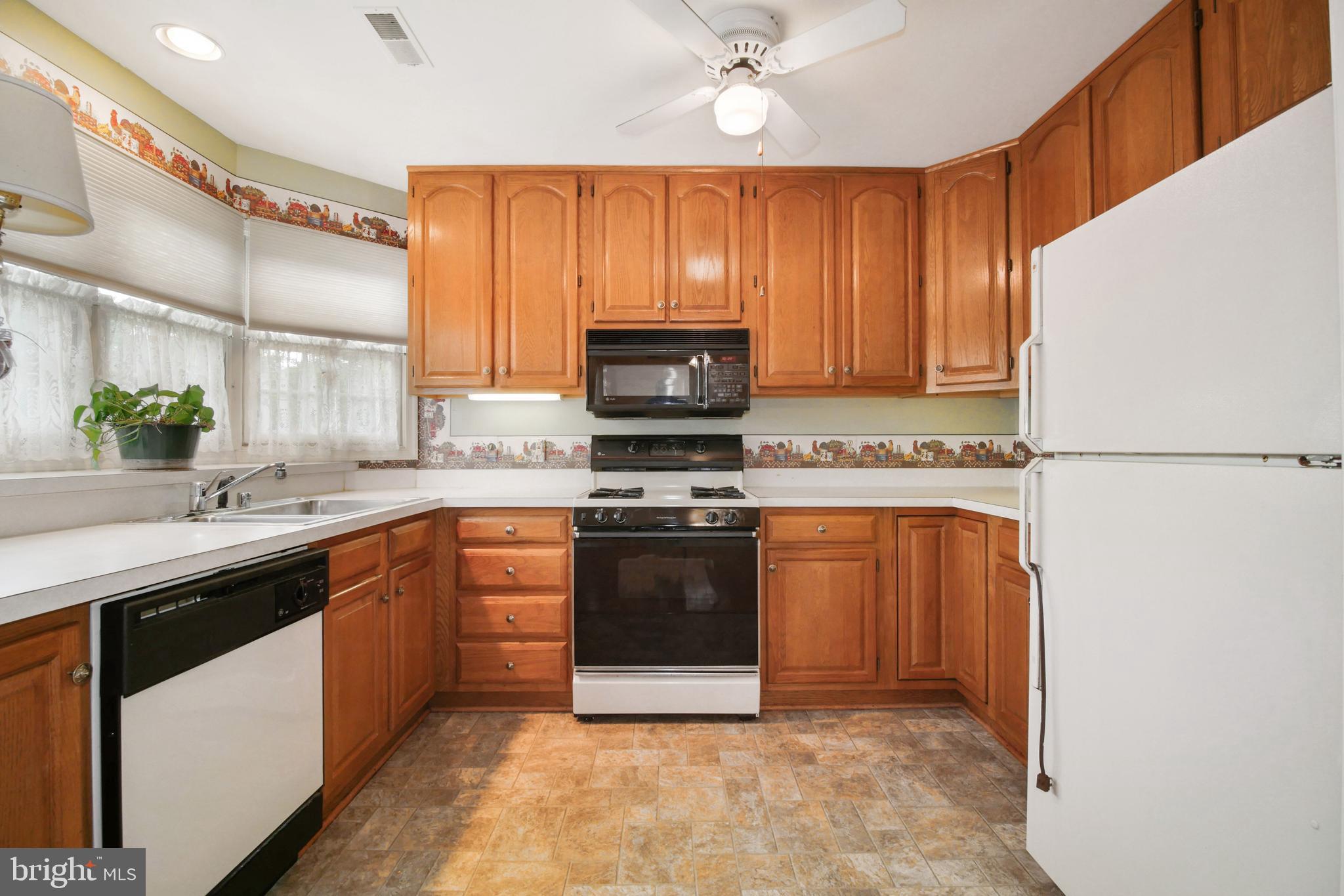 2497-5 Five Shillings Road Frederick, MD 21701 - Photo 10 of 28 Kitchen