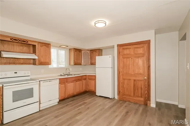 $1,975 | 1215 Dawn Valley Drive, Maryland Heights, MO 63043