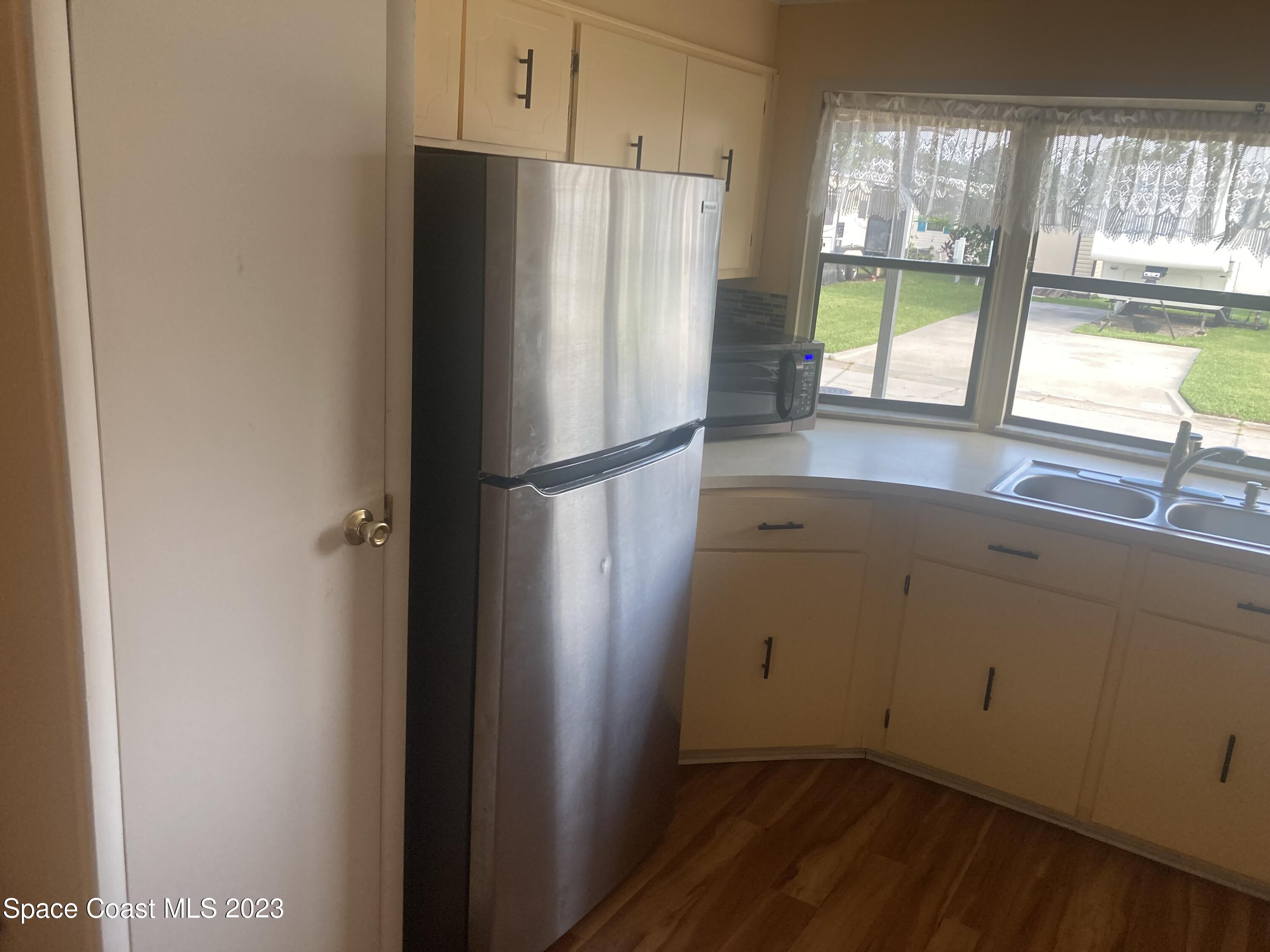 623 Kristy Circle Melbourne, FL 32940 - Photo 4 of 11 begin 513