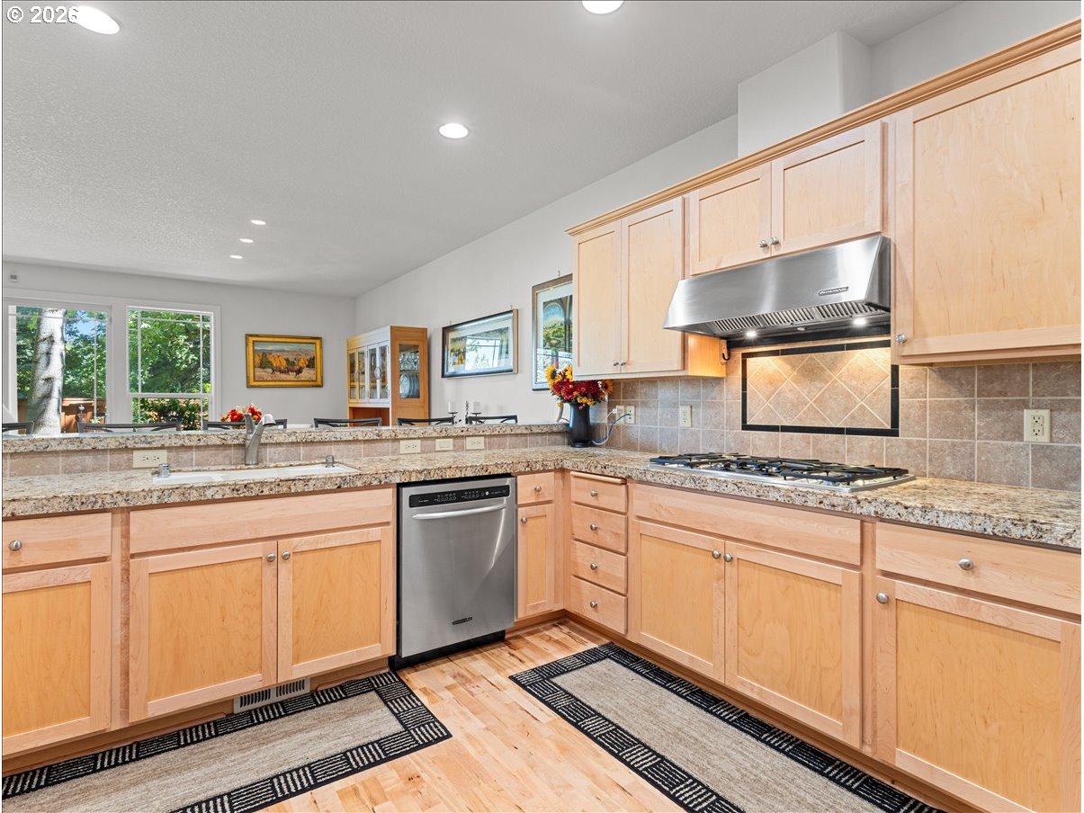 211 Southeast 198th Place Camas, WA 98607 - Photo 8 of 39